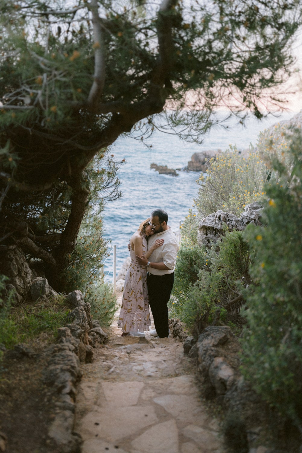 couple photoshoot in Antibes South of France